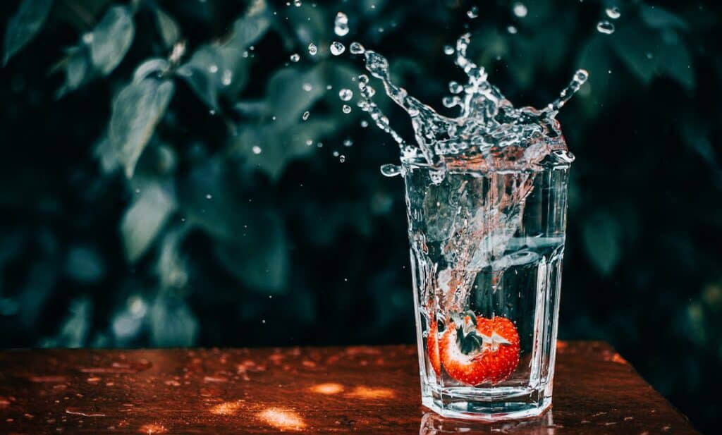 ¿Qué es un generador de agua atmosférico y cómo funciona?